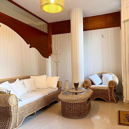 Il Villino B&B - Napoli/Pompei/Sorrento/Costiera Brusciano Εξωτερικό φωτογραφία
